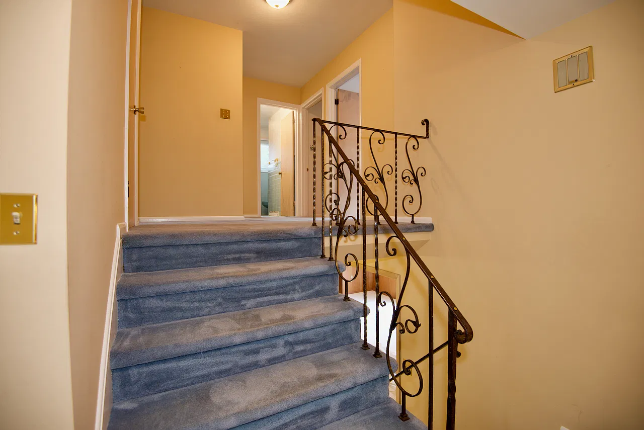 4 bed, 2129 sqft, $2,700 — Photo 4