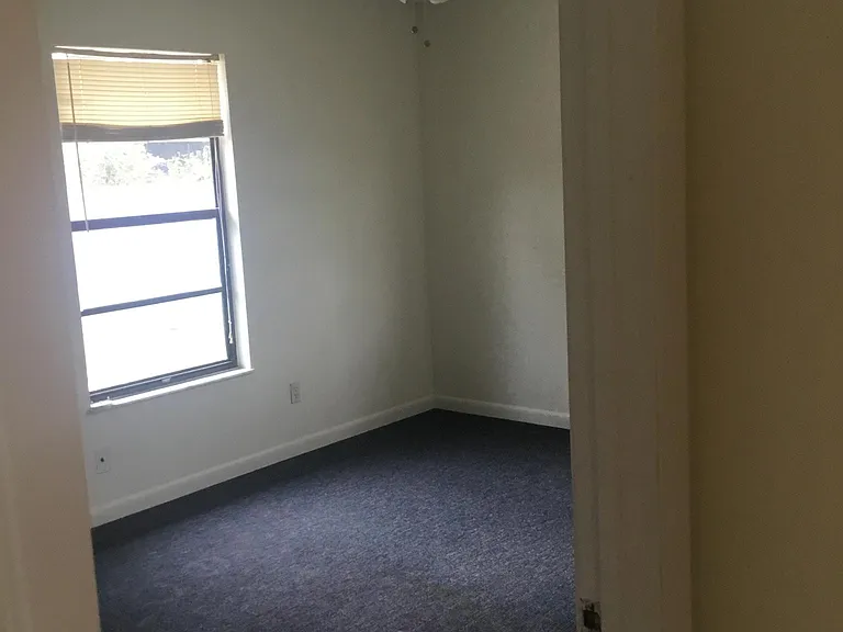425 12th St SW — Photo 3