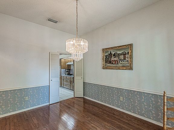 3rd image of 3309 Timber View Cir