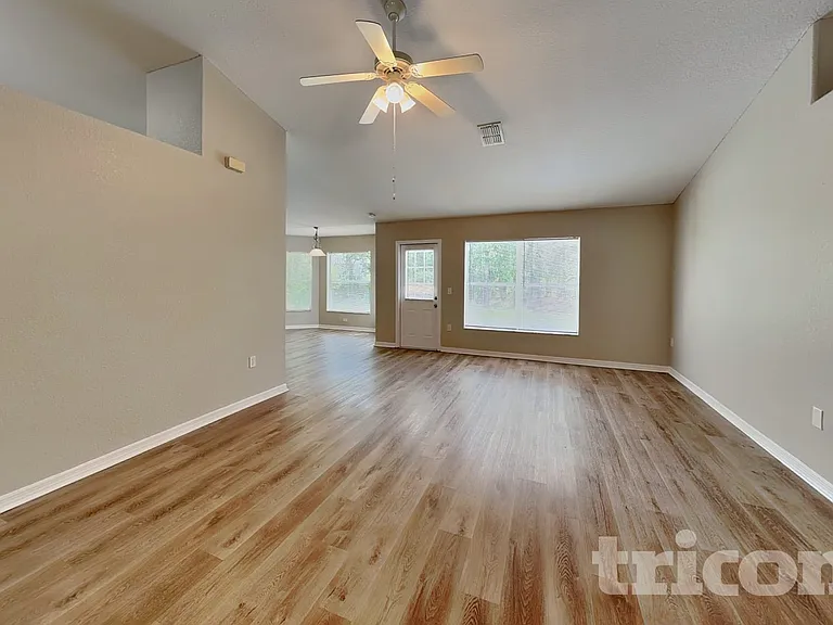 8 Matricaria Ct — Photo 2