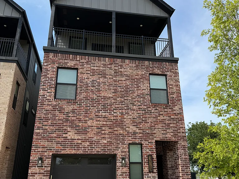 315 SW 13th St — Photo 1