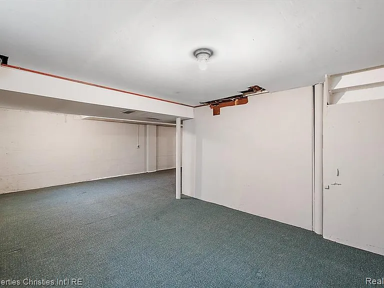 735 Novi St — Photo 29