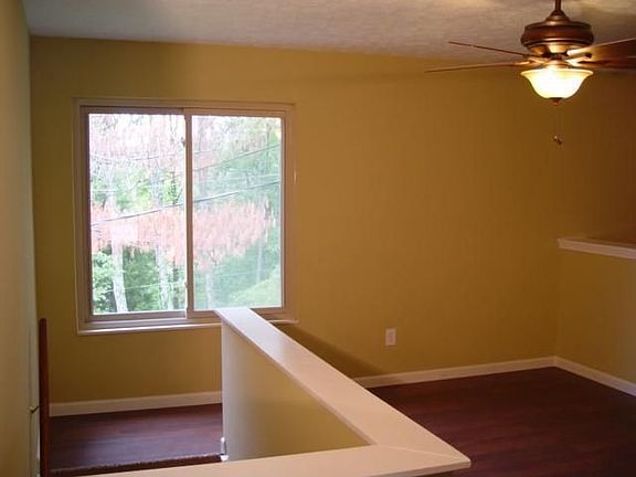 4th image of 8428 Wintergreen Ct