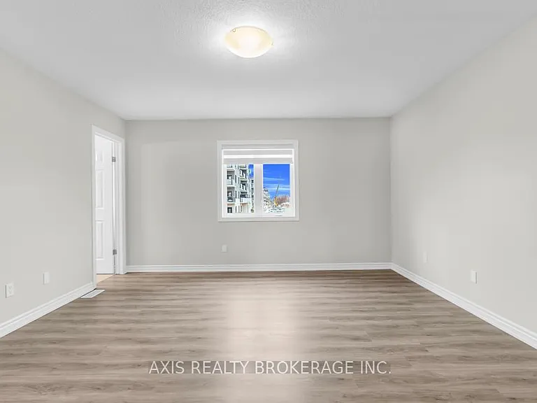 2978 Turner Cres — Photo 25