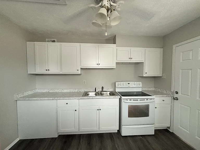 200A N Virginia Ave — Photo 6