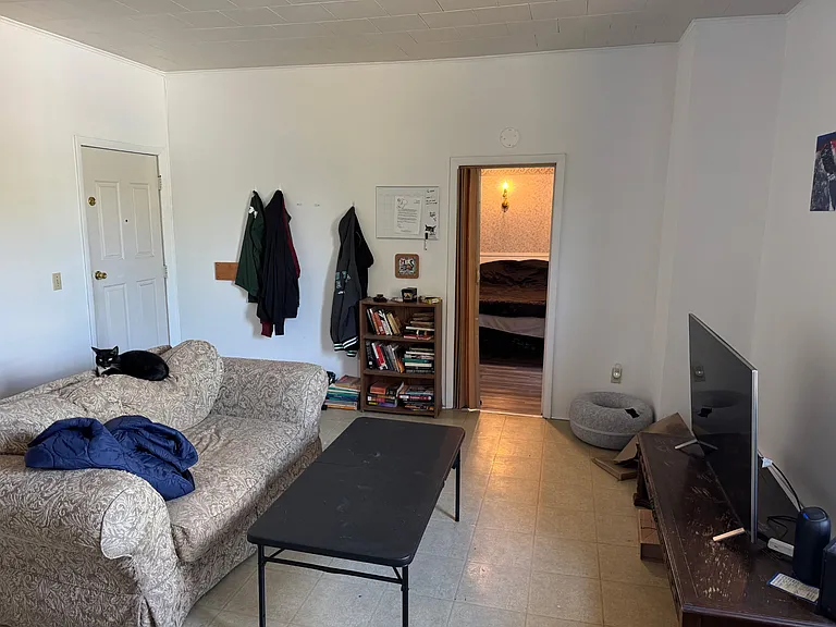 2 W Main St #5 — Photo 4