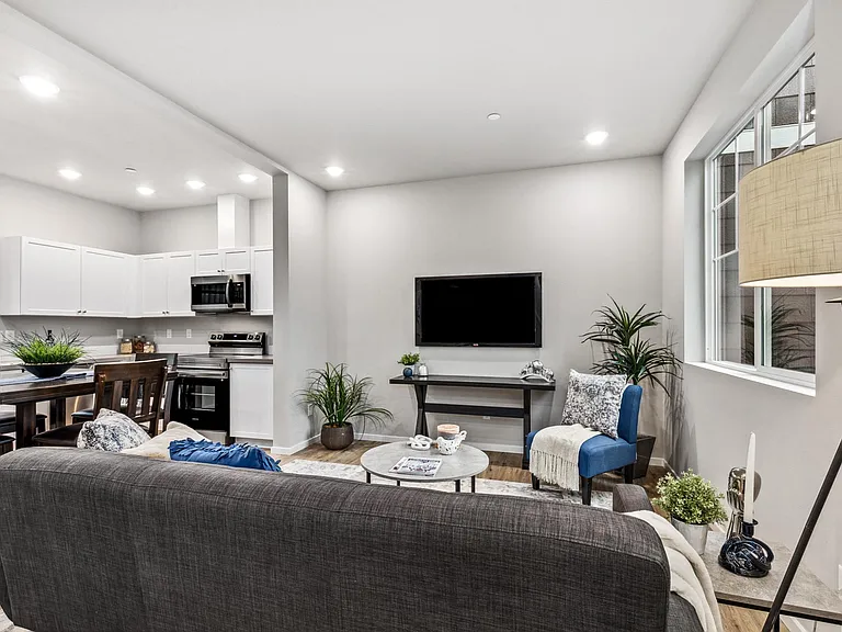 Broadmoor Commons Townhomes — Photo 31