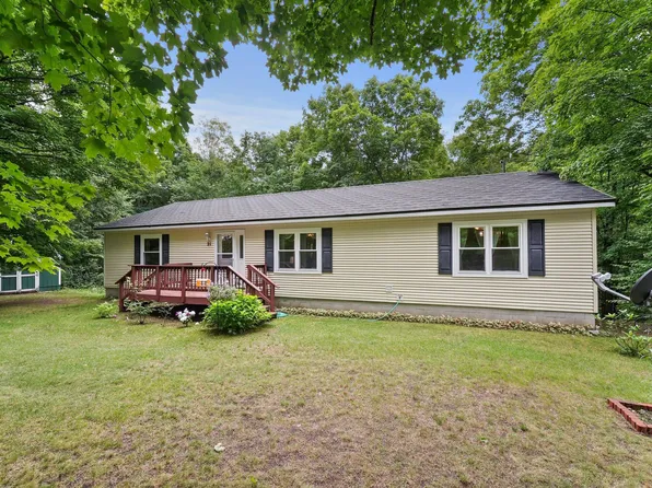 21 Wood Rd NW, Rapid City, MI 49676
