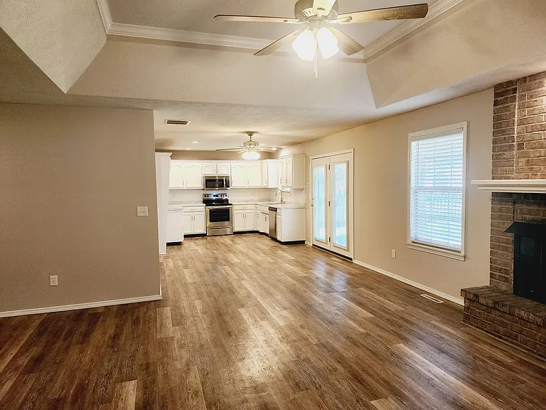 4303 S Sulgrove Ave — Photo 1