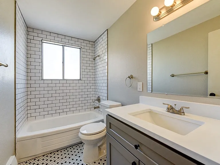1302 Milwaukee St — Photo 6