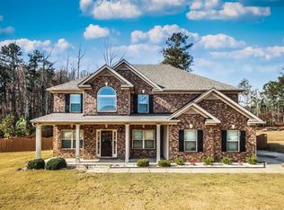 1422 English Manor Cir, Stone Mountain, GA 30087