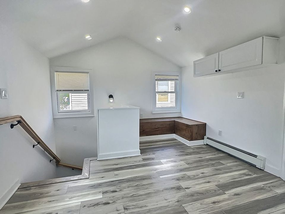 1st image of 41 Taff Ave #3
