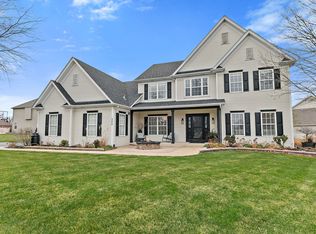 586 Kelly Ave, Yorkville, IL 60560