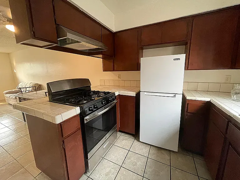 718 S Garden St #B — Photo 5