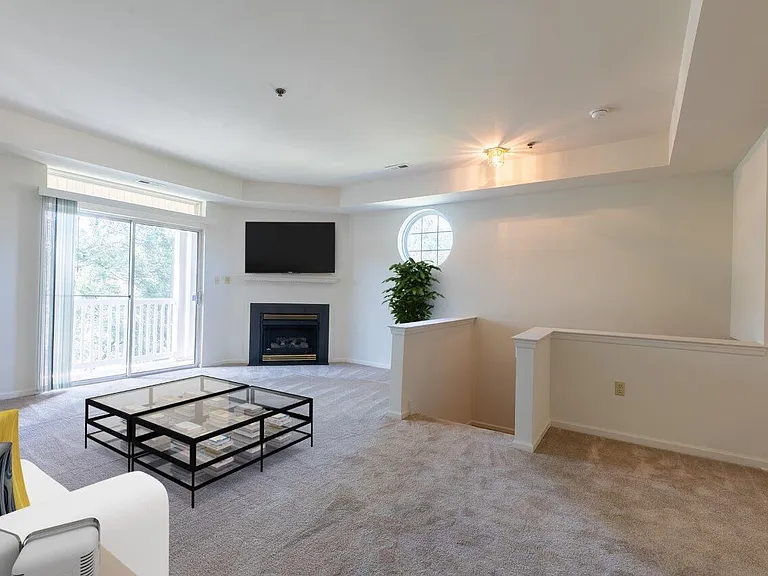 Fox Ridge and Lakeview Park Apartments — Photo 16