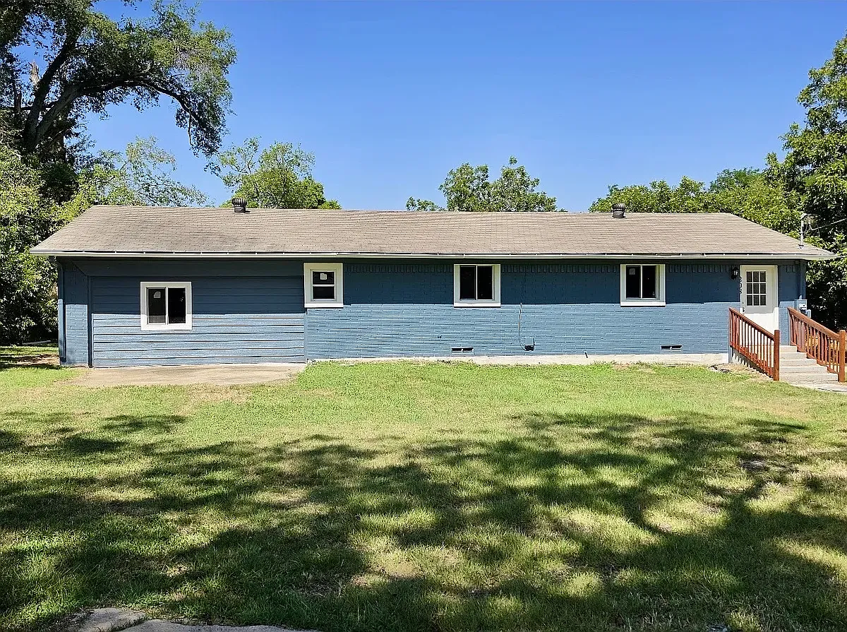 3 bed, 1920 sqft, $1,600 — Photo 3