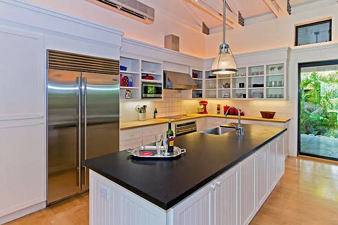 4 Bedroom Kailua Beachside Custom Island Home — Photo 3