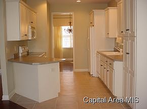 4th image of 319 Boulder Creek Dr