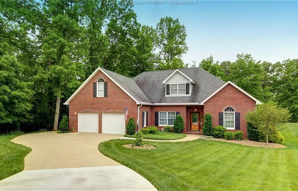 1st image of 208 Southern Woods Dr