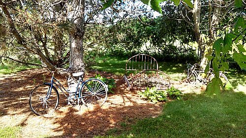 Flower bed, decorative items