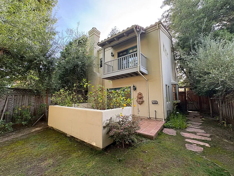 712 Elizabeth Ln — Photo 36