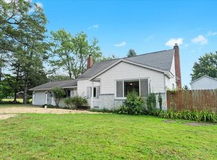 7103 Silver Lake Rd, Linden, MI 48451