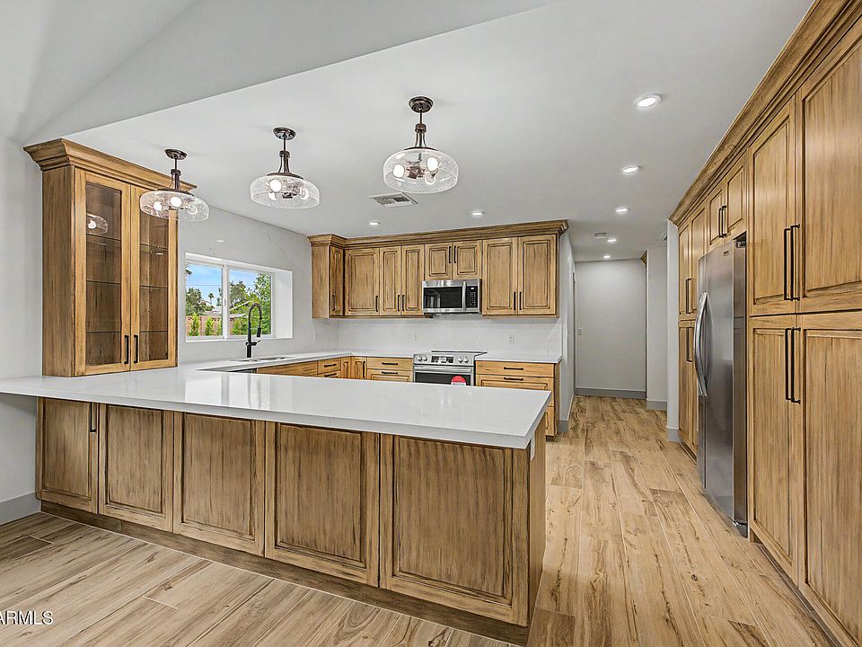 1st image of 7844 N 17TH Avenue