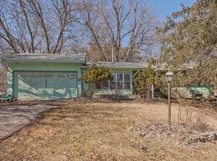 6905 Worcester Rd, Palo, IA 52324