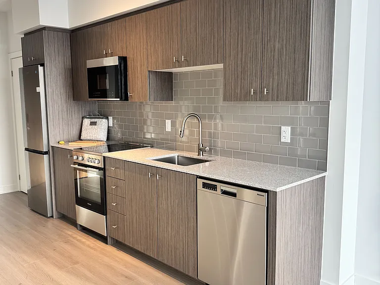 25 Wellington St S #3305 — Photo 7