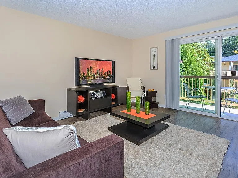 SPACIOUS LIVING AREA