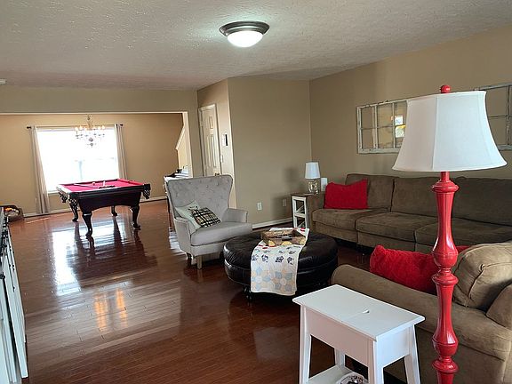 3rd image of 804 Rock Way