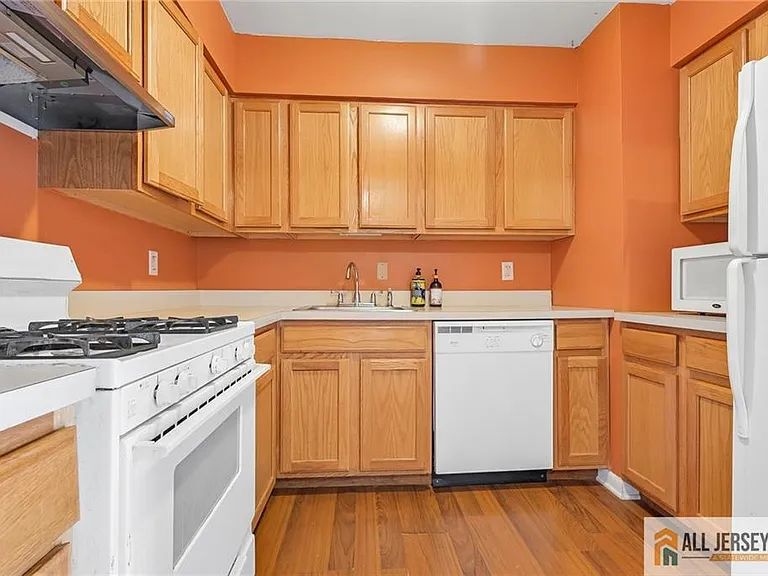 138 Orlando St #138 — Photo 11