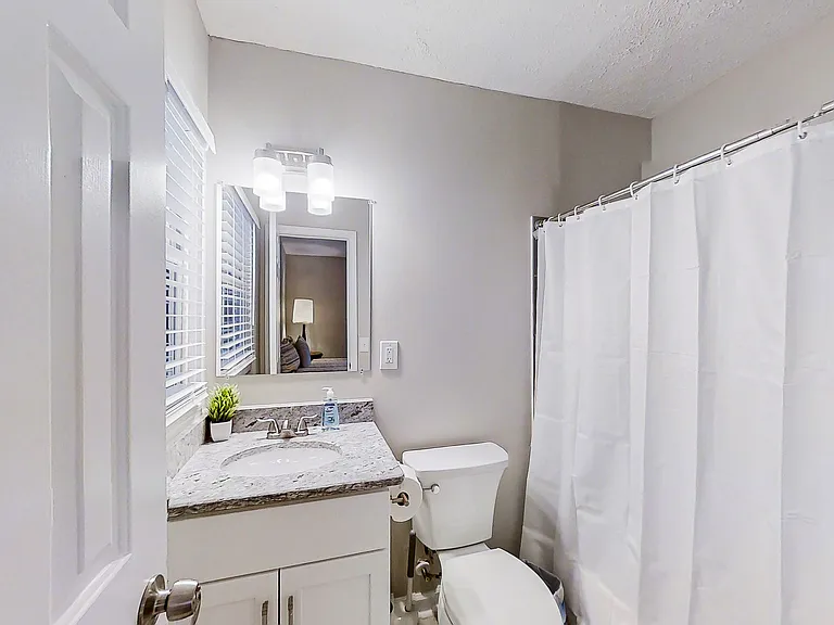 Lynhurst Dr SW — Photo 3