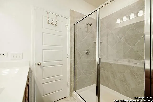 11214 Plaudit — Photo 18