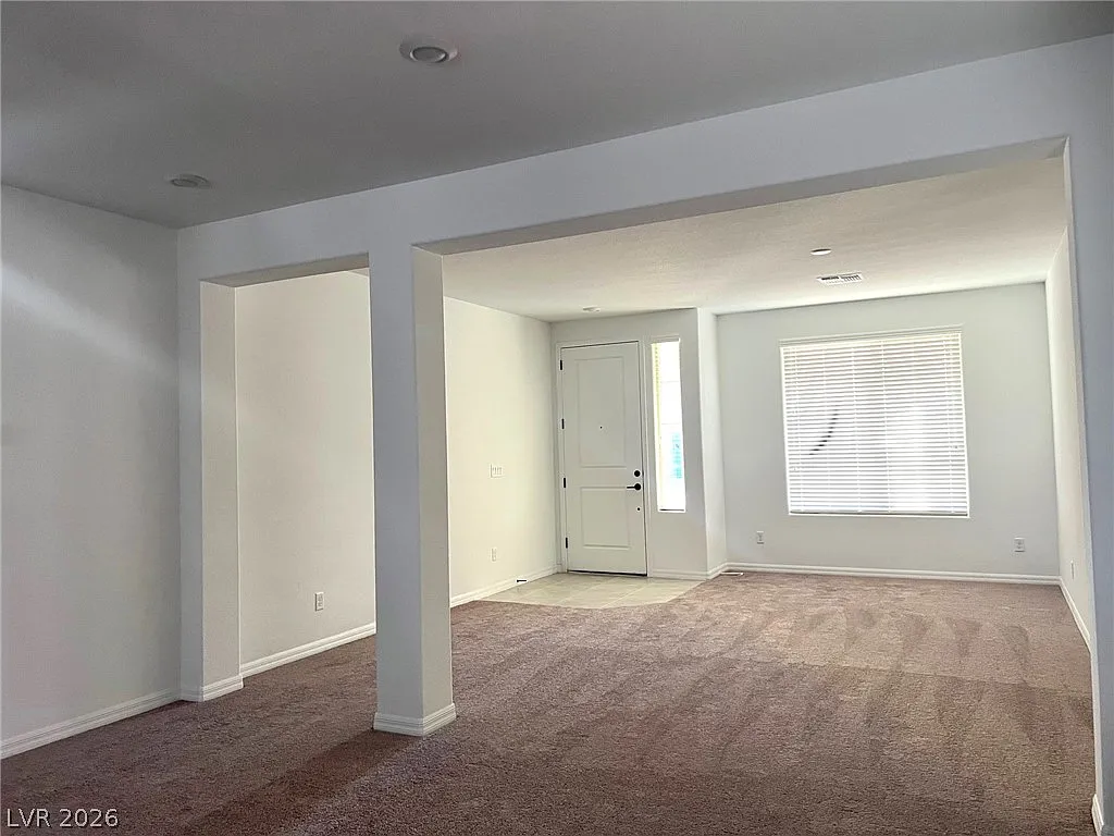 4 bed, 2.5 bath, 3054 sqft, $2,950 — Photo 3