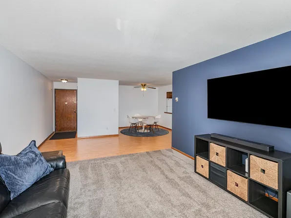 999 41st Ave NE APT 311, Columbia Heights, MN 55421