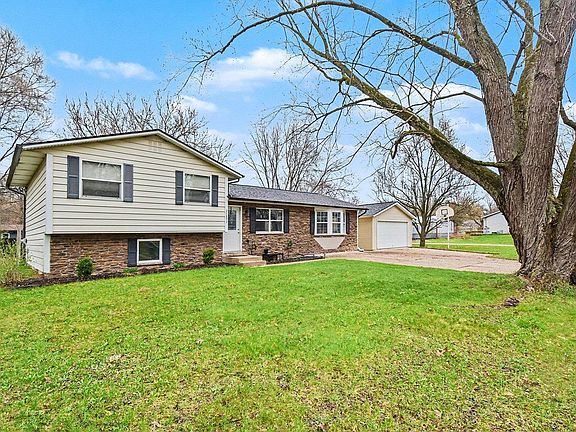 4th image of 29893 Cardinal Ave