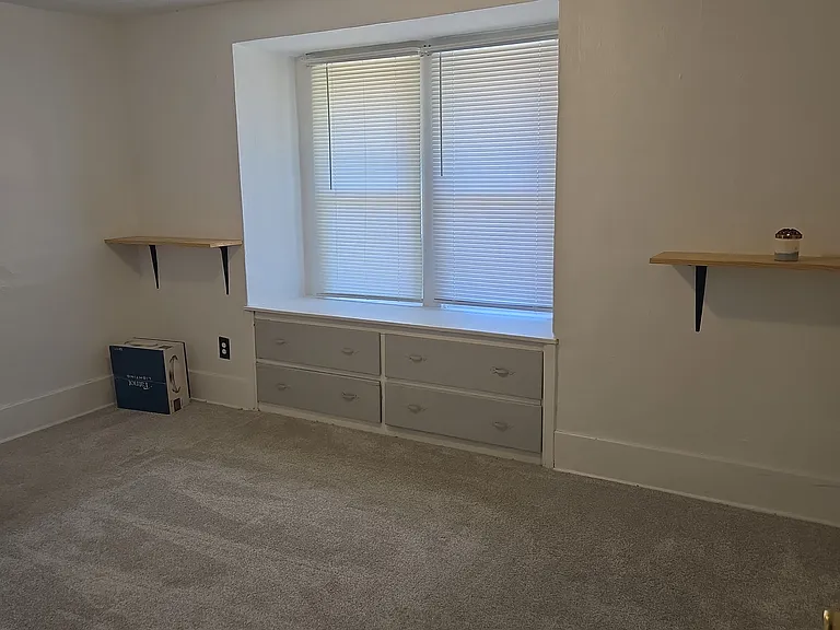 1408 E Oakland Ave — Photo 7