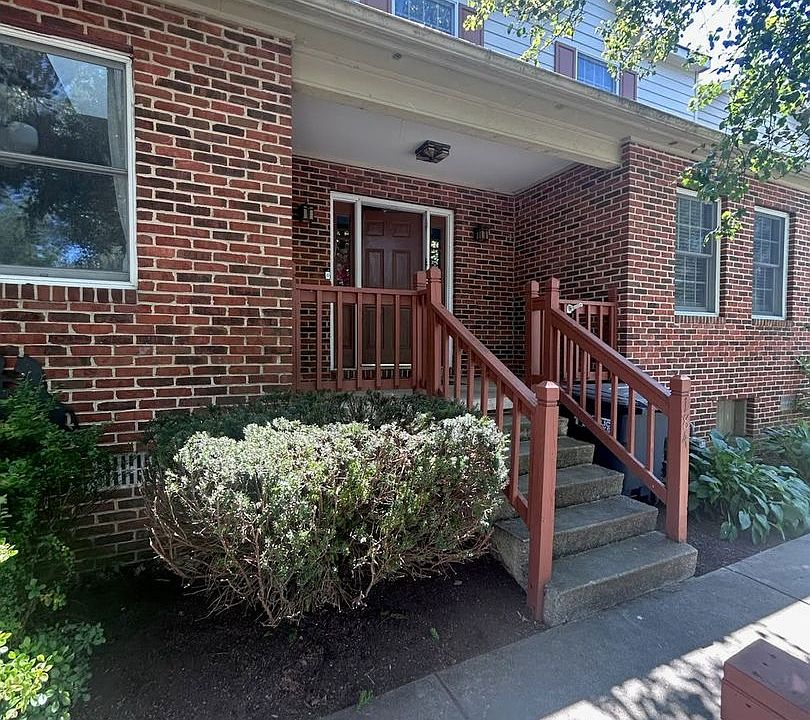 1st image of 184 Emerald Dr
