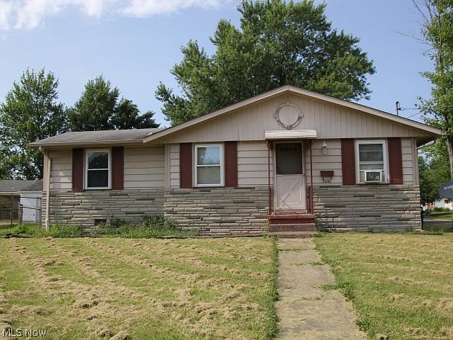 1st image of 3010 Solar Dr NW