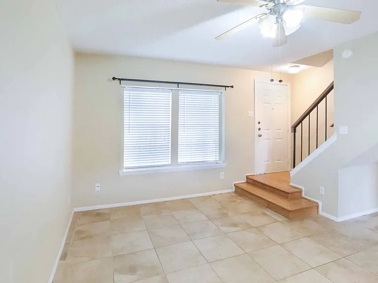 1411 Gracy Farms Ln #76 — Photo 5