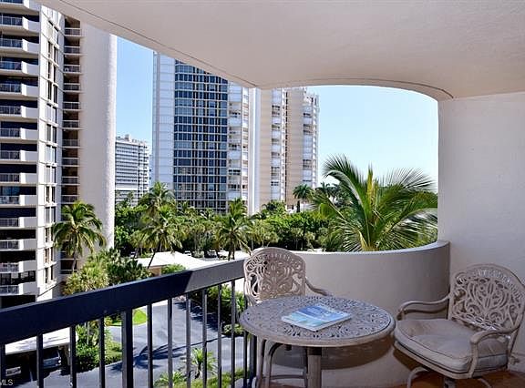 3rd image of 4001 Gulf Shore Blvd N APT 500
