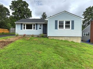 190 Lobdell Dr, Stratford, CT 06614