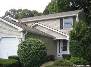 83 Courtshire Ln, Penfield, NY 14526