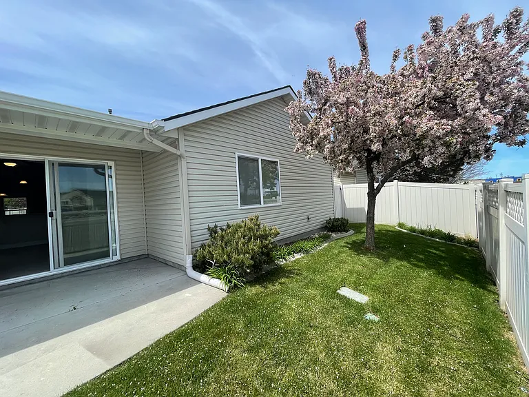 1572 E Locust View Ln — Photo 19