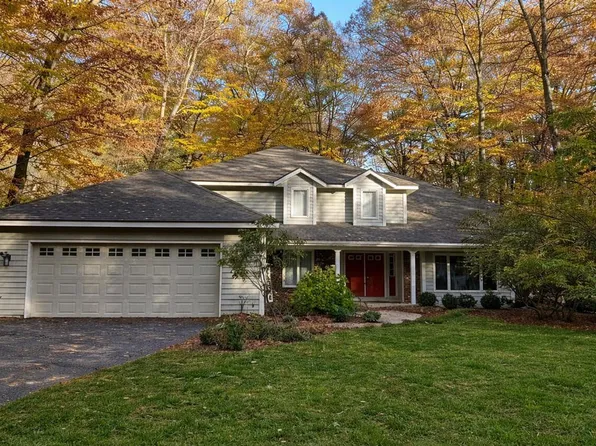 229 Portchester Rd, Holland, MI 49424