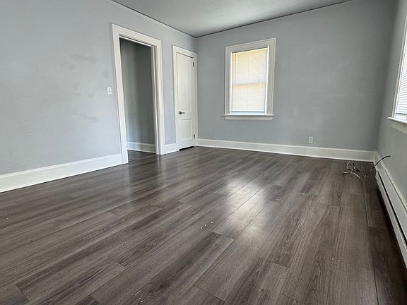 3rd image of 313 B Ave #313