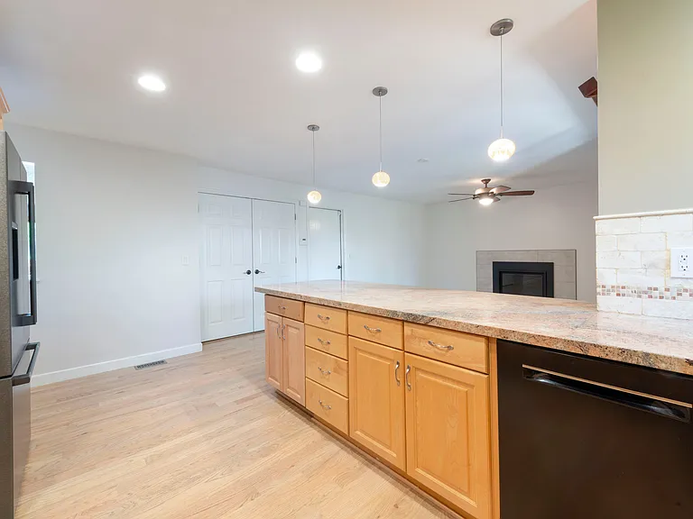 1362 S Embassy Way — Photo 4