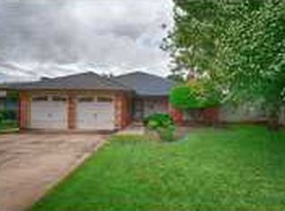 6408 Centennial Ct, Nichols Hills, OK 73116