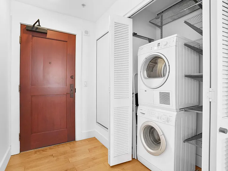 460 S Spring St #512 — Photo 16